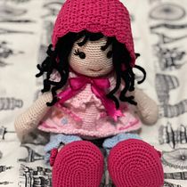 Mi proyecto del curso: Elaboración de muñecas amigurumi románticas. Un proyecto de Tejido, Crochet, Amigurumi, Artesanía, Diseño de juguetes y Diseño textil de Constanza Hernandez - 16.01.2023