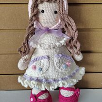 Mi proyecto del curso: Elaboración de muñecas amigurumi románticas. Un proyecto de Artesanía, Diseño de juguetes, Tejido, Crochet, Amigurumi y Diseño textil de cstanchez96 - 12.01.2023