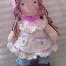 Mi proyecto del curso: Elaboración de muñecas amigurumi románticas. Un proyecto de Artesanía, Diseño de juguetes, Tejido, Crochet, Amigurumi y Diseño textil de fannycarolinavillarroel - 18.01.2023