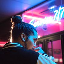 Mon projet du cours : Photographie et obscurité : créez des portraits cinématiques. Photograph, Photograph, Post-production, Photo Retouching, Photographic Lighting, and Photographic Composition project by Régis Léostic - 01.18.2023
