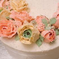My project for course: Decorative Buttercream Flowers for Cake Design. Design, and DIY project by rosezhouling - 01.20.2023