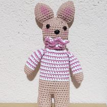 Mi proyecto del curso: Amigurumi: creación de personajes con ganchillo. Arts, Crafts, To, Design, Fiber Arts, Crochet, Textile Design, and Amigurumi project by Ingrid Quevedo - 01.17.2023