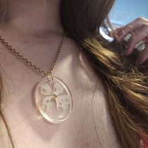Meu projeto do curso: Design de joalheria com resina. Un progetto di Design di accessori, Artigianato, Design di gioielli e DIY di Sophia Barreto de Andrade - 22.01.2023