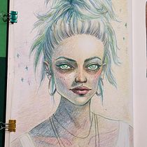 Mi proyecto del curso: Dibujo de retratos llamativos con lápices de colores. Drawing, Portrait Drawing, Sketchbook, and Colored Pencil Drawing project by Chiara Grandi - 01.25.2023