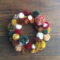 Meu projeto do curso: Design e criação de pompom. Artesanato, Decoração de interiores, DIY, e Design têxtil projeto de drilucia1210 - 20.01.2023