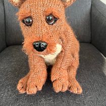 Mon projet du cours : Tricot réaliste en laine : créez un chiot en peluche. Fiber Arts, DIY, Knitting, and Textile Design project by Kathleen Jean - 01.29.2023