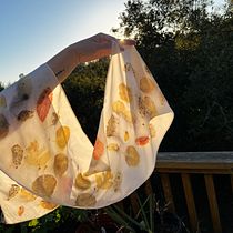 My project for course: Botanical Printing on Fabric and Paper. Arts, Crafts, Fashion Design, DIY, Textile D, eing, Textile Printing, and Textile Design project by ihoey - 02.01.2023