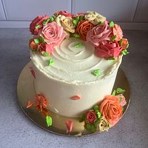 Mi proyecto del curso: Flores de crema de mantequilla para cake design. Design, and DIY project by luzsegurac - 01.15.2023