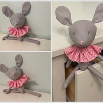 My project for course: Designing and Making Your Own Soft Toy. Design de personagens, Artesanato, Design de brinquedos, Costura, e Modelagem e confecção projeto de Vassilena Goranova - 03.02.2023