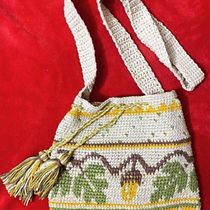 Mi proyecto del curso: Tapestry: técnica de crochet para dibujar con hilos. Design de acessórios, Pattern Design, DIY, Crochê, Design têxtil, e Tecido projeto de Martha Rios Angel - 05.02.2023