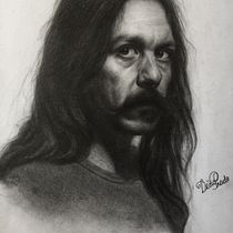 Meu projeto do curso: Retrato realista com lápis grafite. Traditional illustration, Fine Arts, Sketching, Pencil Drawing, Drawing, Portrait Drawing, Realistic Drawing, Artistic Drawing, and Figure Drawing project by decios1994 - 02.05.2023