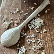 Mein Abschlussprojekt für den Kurs: Schnitzen von Holzlöffeln. Artesanato, Design de produtos, DIY, e Marcenaria projeto de Daniel Seyerle - 05.02.2023