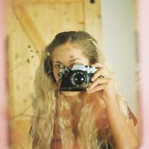 Dreams and Fortunes. Photograph, Portrait Photograph, Photographic Lighting, and Film Photograph project by Samantha Joelle - 02.01.2023