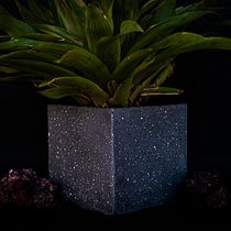 Macetas de cemento y portavasos con texturas tipo terrazo. Een project van Craft, Meubelontwerp en -bouw, Interieurontwerp,  Interieur y DIY van Diego Arias Ortez - 08.03.2023