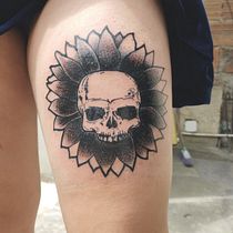 Mi proyecto del curso: Tatuaje botánico con puntillismo. Projekt z dziedziny Trad, c, jna ilustracja, Projektowanie tatuaż, R i sunek botaniczn użytkownika Santiago Valderrama - 05.02.2023