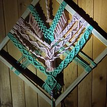 Mi proyecto del curso: Introducción al tapiz de macramé. Un progetto di Design di accessori, Artigianato, Fiber Art, Macramè e Textile Design di darkdev1ls - 09.02.2023