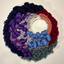 Mijn project van de cursus: Creëer kleurrijke rondgeweven wanddecoraties. Artesanato, Design de interiores, Pattern Design, Tecido, Tecelagem, e Design têxtil projeto de marjoleintien - 10.02.2023