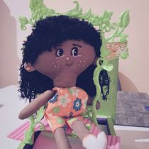 Mi proyecto del curso: Muñecos de tela: "LORE". Un projet de Artisanat, Conception de jouets, Réseaux sociaux, Photographie smartphone, Photographie de produits, Couture, Photographie pour Instagram , et Confection de patrons et vêtements de Jeniffer Cardona Fernandez - 09.02.2023