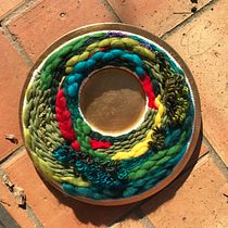 My project for course: Circular Weaving for the center of my table. Arts, Crafts, Interior Design, Pattern Design, Fiber Arts, Weaving, and Textile Design project by Dorothée Carson - 02.11.2023