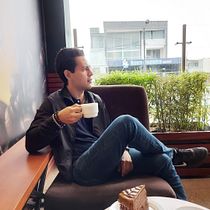 Mi proyecto del curso: Un día de César en Tik Tok . Un proyecto de Fotografía, Marketing, Redes Sociales, Marketing Digital, Marketing de contenidos, Comunicación, Fotografía Lifest y le de Cesar Peñafiel Zárate - 11.02.2023