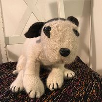 Mein Abschlussprojekt für den Kurs: Realistische Kuscheltiere: Stricke einen Welpen. Knitting, Fiber Arts, DIY, and Textile Design project by Veilchen Mia - 02.13.2023