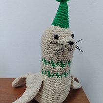 Foca, Mi proyecto del curso: Crochet: crea y transforma tus amigurumis. Arts, Crafts, To, Design, Fiber Arts, DIY, Crochet, Amigurumi, and Textile Design project by Eugenia Casanovas - 02.13.2023