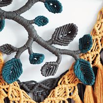 My project for course: 3D Macramé for Botanical Wall Hanging. Un proyecto de Artesanía, Interiorismo, Tejido, Macramé y Diseño textil de Monika Maria - 14.02.2023