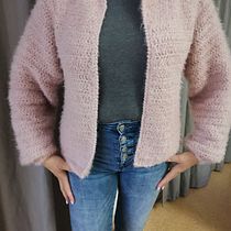 Mi proyecto del curso: Top-down: prendas a crochet de una sola pieza. Fashion Design, Fiber Arts, DIY, Crochet, and Textile Design project by mcastanyon - 02.17.2023