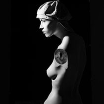 Mi proyecto del curso: Retrato fotográfico: de la dirección de arte al retoque. Un proyecto de Fotografía, Post-producción fotográfica		, Fotografía de retrato, Iluminación fotográfica, Fotografía artística y Fotografía en interiores de Belén Martínez González - 18.02.2023