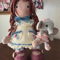 Mi proyecto del curso: Elaboración de muñecas amigurumi románticas Ein Projekt aus dem Bereich H, werk, Spielzeugdesign, Weben, Crochet, Amigurumi und Textildesign von isamarcas23 - 18.02.2023