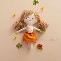 Mon projet du cours : Poupées en tissu : conception, couture et création de contenu Ein Projekt aus dem Bereich H, werk, Spielzeugdesign, Social Media, Smartphonefotografie, Produktfotografie, Nähen, Fotografie für Instagram, Nähen und Schnittmuster von Mélanie Retamar - 21.02.2023
