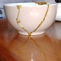 My project for course: Introduction to Kintsugi: Repair Your Pottery with Gold. Arts, Crafts, Fine Arts, Ceramics, and DIY project by Helena Gomez de Rozo - 02.22.2023