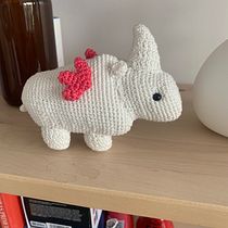 Meu projeto do curso: Design e criação de amigurumis. Arts, Crafts, To, Design, Fiber Arts, DIY, Crochet, Amigurumi, and Textile Design project by ana.96.aa - 02.23.2023