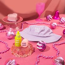 My project for course: Studio Product Photography: Color, Styling, and Editing. Photograph, Post-production, Set Design, Product Photograph, Studio Photograph, Photographic Composition, and Photomontage project by Therese Obenza - 02.24.2023