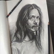 Meu projeto do curso: Retrato realista com lápis grafite. Ilustração tradicional, Artes plásticas, Esboçado, Desenho a lápis, Desenho, Desenho de retrato, Desenho realista, Desenho artístico, e Desenho anatômico projeto de a.caoliart - 26.02.2023