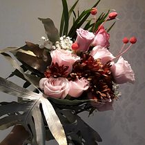 Pink. Interior Design, L, scape Architecture, Decoration, DIY, Floral, and Plant Design project by Esther Sánchez Palomo Martin - 02.26.2023