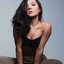Final project: Octabox 120cm with grid and Godox AD600 Pro. Photograph, Portrait Photograph, Photographic Lighting, Studio Photograph, and Digital Photograph project by Eduardo Angarita Muñoz - 02.28.2023