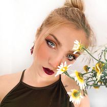 Mi proyecto del curso: Selfies y video selfies profesionales para Instagram. Advertising, Photograph, Marketing, Social Media, Mobile Photograph, Mobile Marketing, Instagram, Instagram Photograph, Lifest, and le Photograph project by carmen_dmc - 03.01.2023