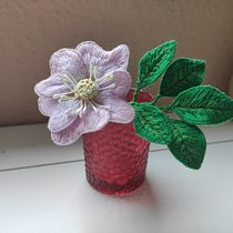 My project for course: Stumpwork Embroidery: Create 3D Ornaments . Een project van Sieradenontwerp, Borduurwerk y Textielontwerp van Klaudia Fehér - 01.03.2023