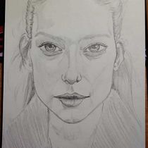 Il mio progetto del corso: Ritratto su blocco da disegno: esplora il volto umano. Un proyecto de Bocetado, Dibujo, Dibujo de Retrato, Dibujo artístico y Sketchbook de l_palmieri970 - 01.03.2023