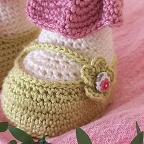 Mi proyecto del curso: Elaboración de muñecas amigurumi románticas Ein Projekt aus dem Bereich H, werk, Spielzeugdesign, Weben, Crochet, Amigurumi und Textildesign von Raquel Alvarez - 02.03.2023
