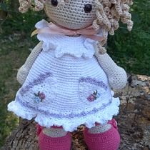 Mi proyecto del curso: Elaboración de muñecas amigurumi románticas Ein Projekt aus dem Bereich H, werk, Spielzeugdesign, Weben, Crochet, Amigurumi und Textildesign von Mónica Abalo - 06.03.2023