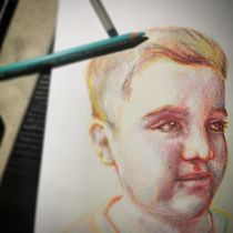 Mi proyecto del curso: Dibujo de retratos llamativos con lápices de colores. Desenho, Desenho de retrato, Sketchbook, e Desenho com lápis de cor projeto de Arabella Sumner - 08.03.2023