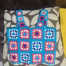 Una pieza especial para la personita mas especial. Fashion Design, Fiber Arts, DIY, Crochet, and Textile Design project by evitams - 03.11.2023