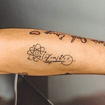 Mi proyecto del curso: Tatuaje fine line: la sutileza de la línea. Traditional illustration, Drawing, and Tattoo Design project by Lucho Gómez - 03.09.2023