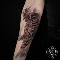 Mój tatuaż z kursu: Techniki tatuażu: cieniowanie pepper shading. Un proyecto de Ilustración tradicional y Diseño de tatuajes de Damian Parzyszek - 20.03.2023