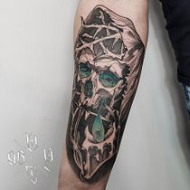 Mój tatuaż z kursu: Tatuaż techniką „blackwork” z użyciem cienkich linii. Tattoo Design project by Damian Parzyszek - 03.20.2023
