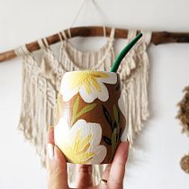Mi proyecto del curso: Pintura sobre madera: decora tus utensilios. Een project van Craft, Schilderij, Patroonontwerp,  Acr, lschilderij,  Botanische illustratie, DIY y Decoratief schilderen van florencantodeamor - 19.03.2023