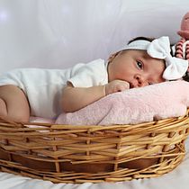 Mi proyecto del curso: Introducción a la fotografía newborn. Un projet de Photographie, Photographie de portrait, Photographie de studio, Photographie lifest, le , et Photographie intérieure de sofiabitancurt94 - 20.03.2023