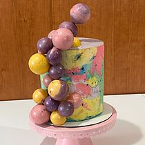 My project for course: Cake Design: Modern Decorating Techniques. Un progetto di Design e DIY di Helena - 09.03.2023